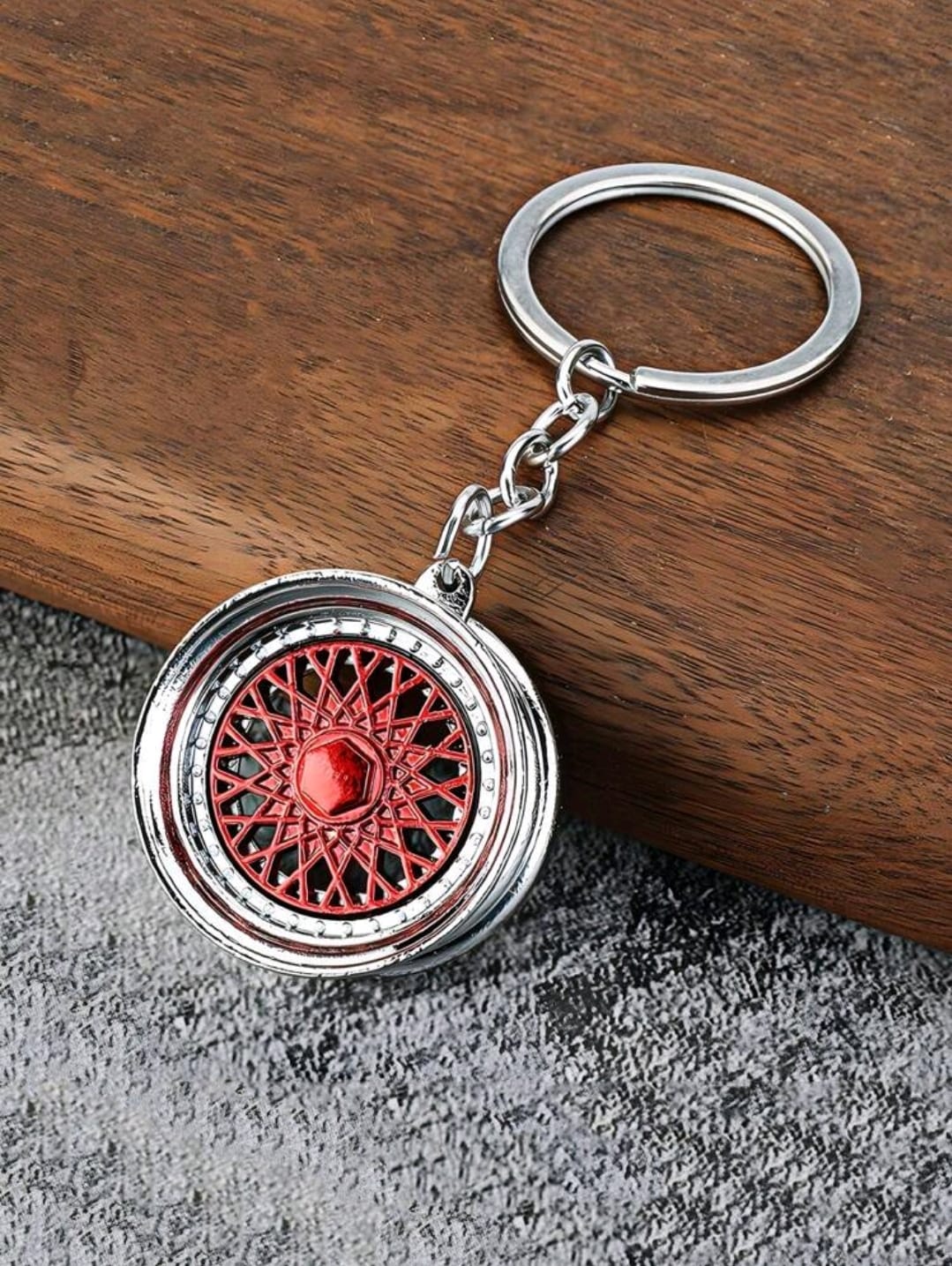 CAR WHEEL HUB KEYCHAIN